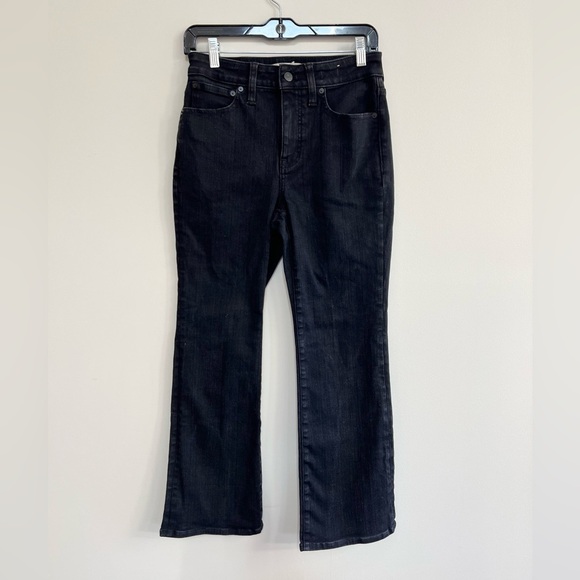 Madewell Denim - Madewell Curvy Kick Out Crop Jean in Black Rinse Wash, size 27